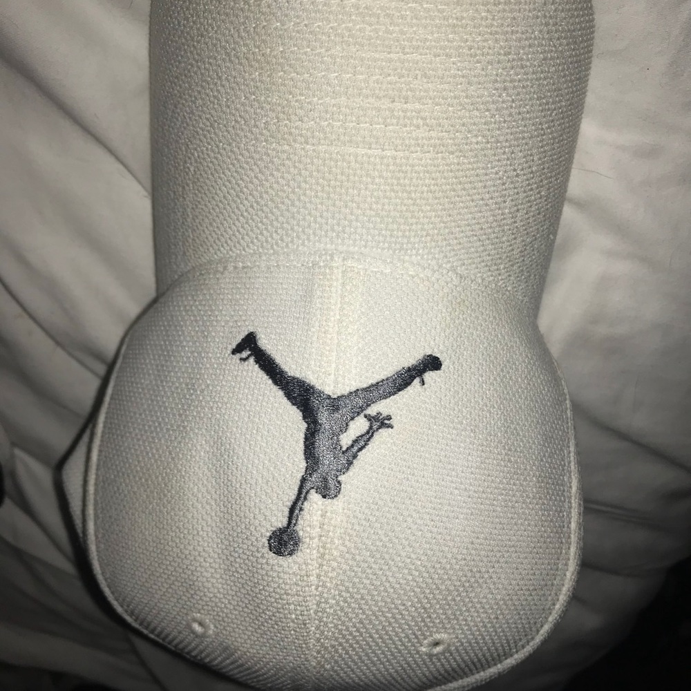 WHITE JORDAN HAT  (price negotiable)